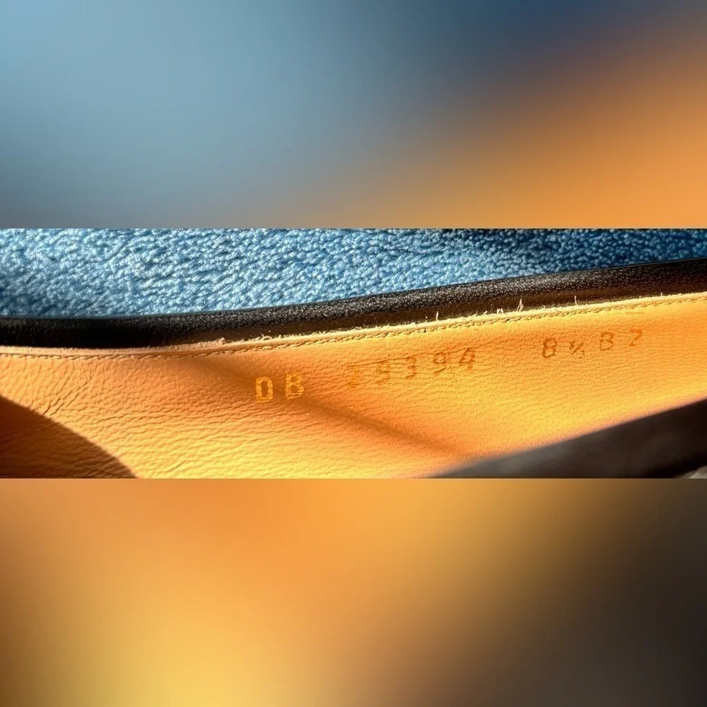 Ferragamo Vara Bow Pumps Black Patent Leather Heels Size 8.5 B - Picture 14 of 14